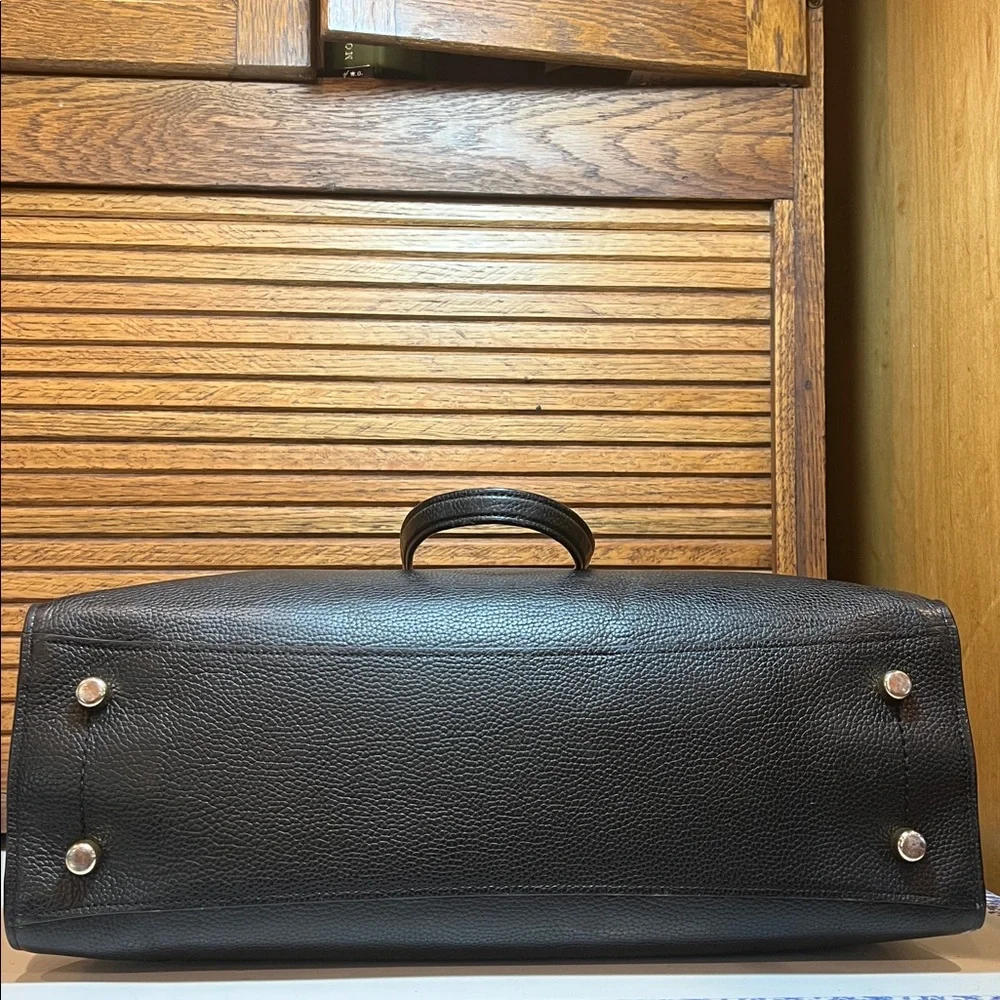 Coach Charlie turnlock tote bag in black pebble grain leather - Picture 9 of 17